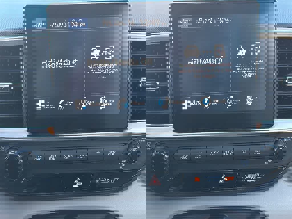 Used 2023 Hyundai Venue SEL image 26