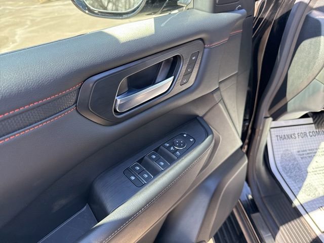 Used 2025 Nissan Armada PRO-4X w/ Pro-4X Premium Package AWD/4WD image 10