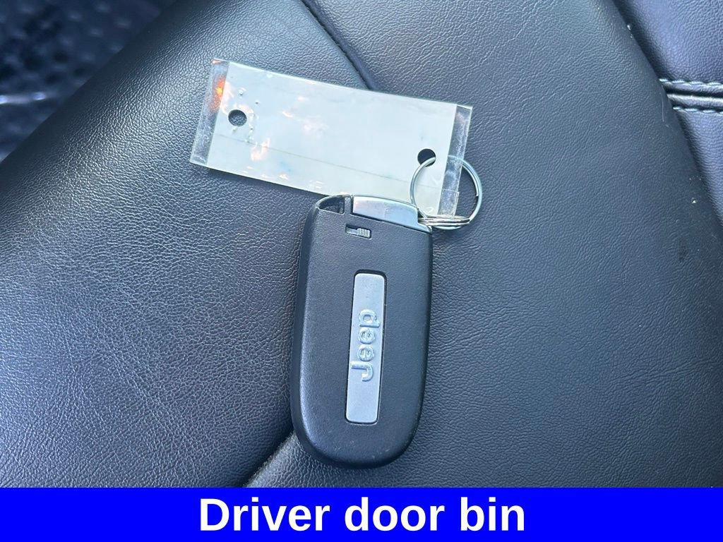 Used 2020 Jeep Cherokee Latitude Plus w/ Comfort/Convenience Group AWD/4WD image 44