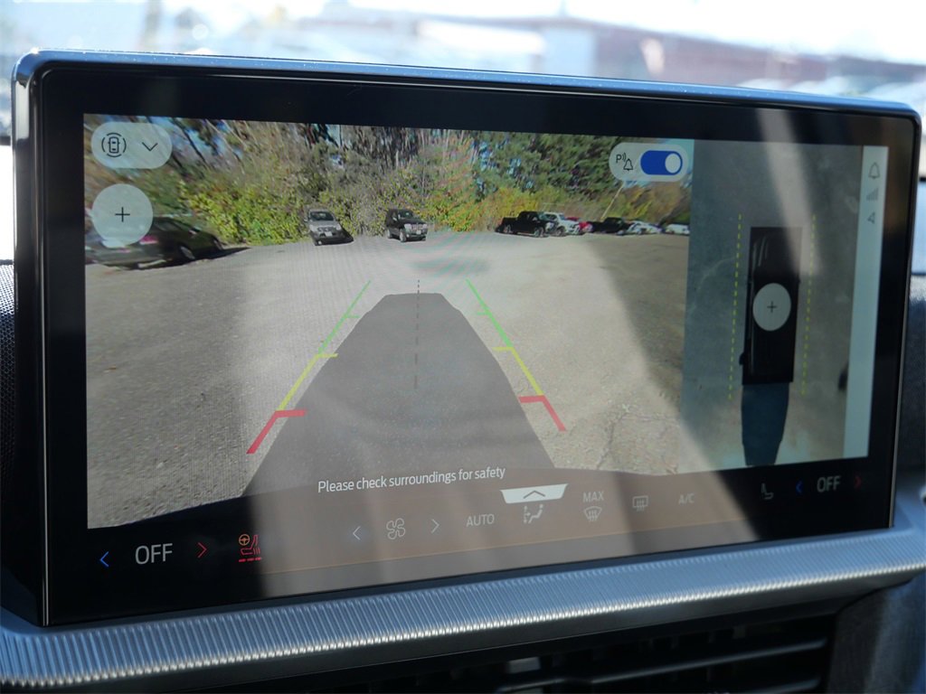 Certified 2025 Ford Explorer Platinum w/ Ultimate Package image 27