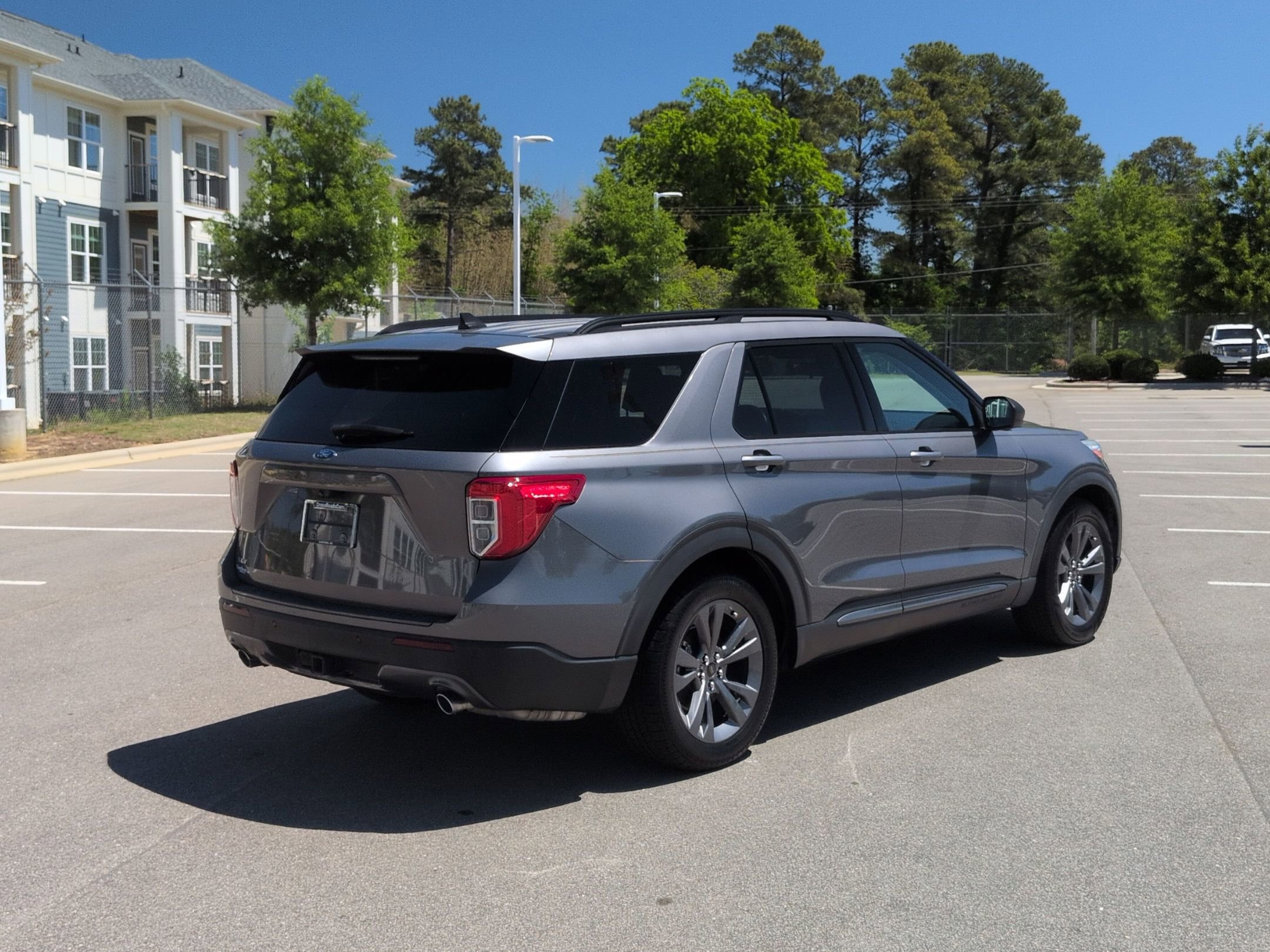 Certified 2021 Ford Explorer XLT w/ Equipment Group 202A RWD image 4