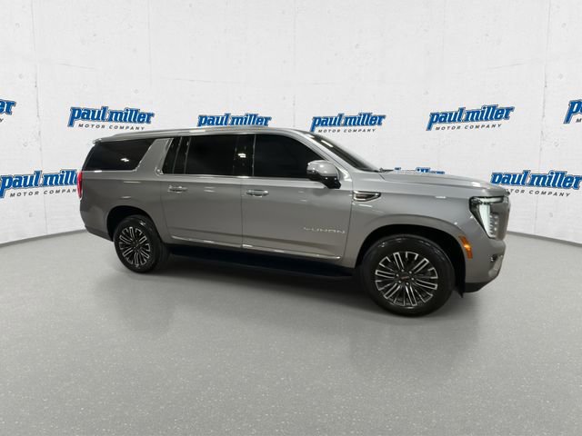 Used 2025 GMC Yukon XL Elevation w/ Elevation Premium Package image 11