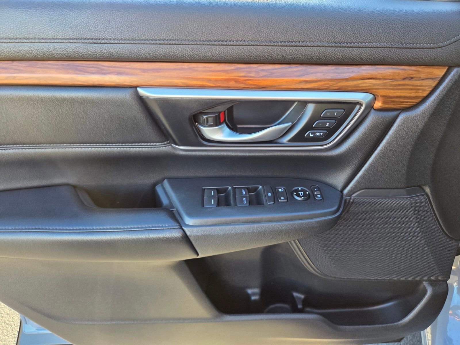 Used 2022 Honda CR-V Touring image 18