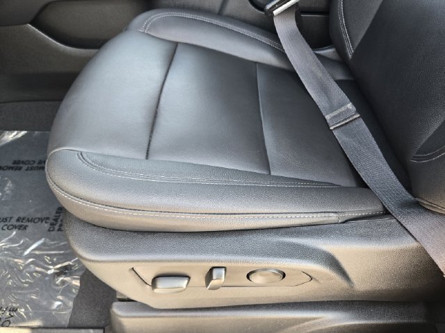 Used 2023 Chevrolet Tahoe Z71 w/ Luxury Package AWD/4WD image 23