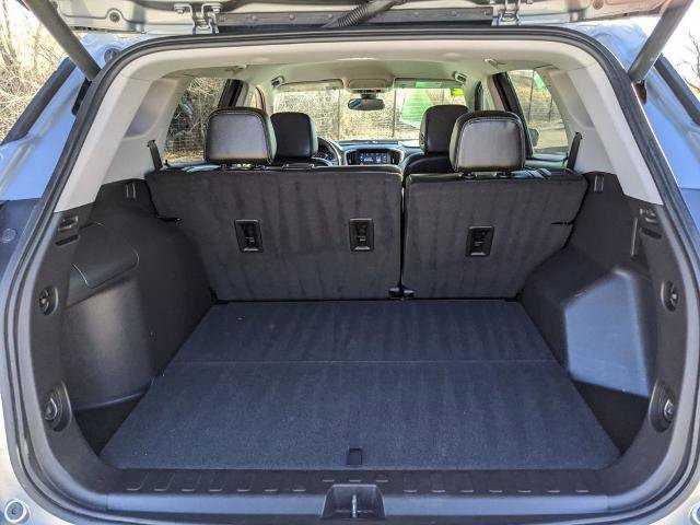 Used 2024 GMC Terrain SLT image 18