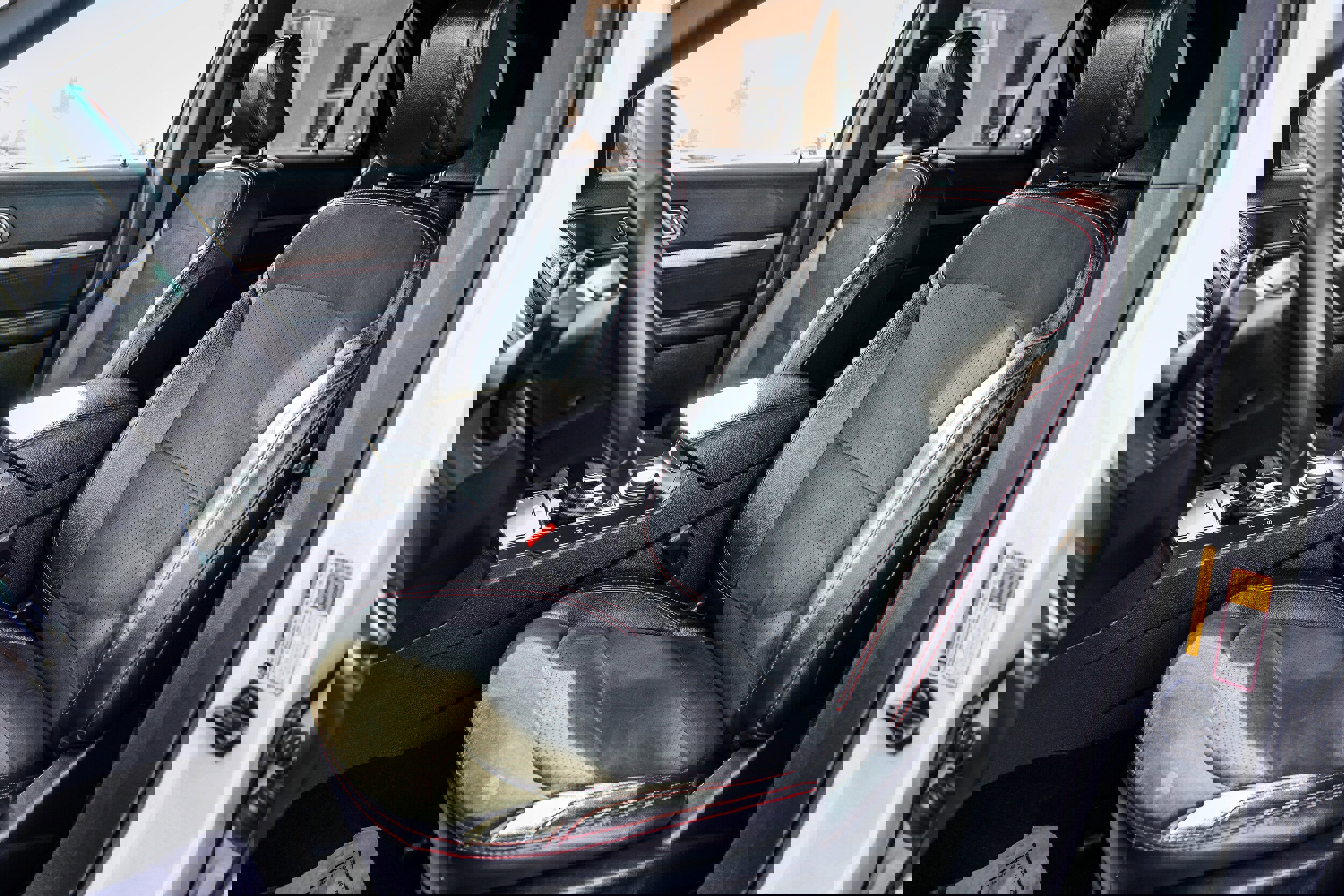 Certified 2018 Ford Explorer XLT w/ Equipment Group 202A image 15