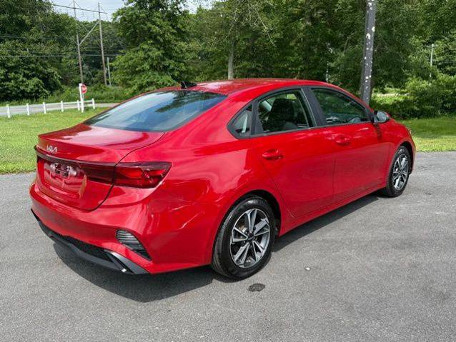 Used 2023 Kia Forte LXS w/ LXS Technology Package image 4