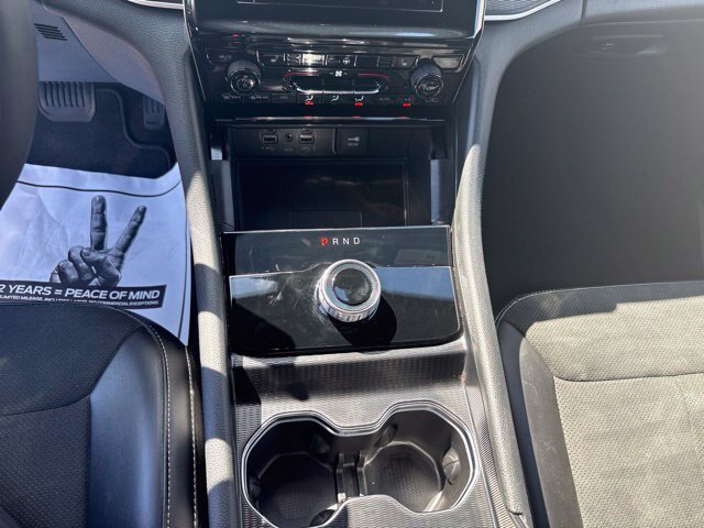 Used 2025 Jeep Grand Cherokee Altitude RWD image 28