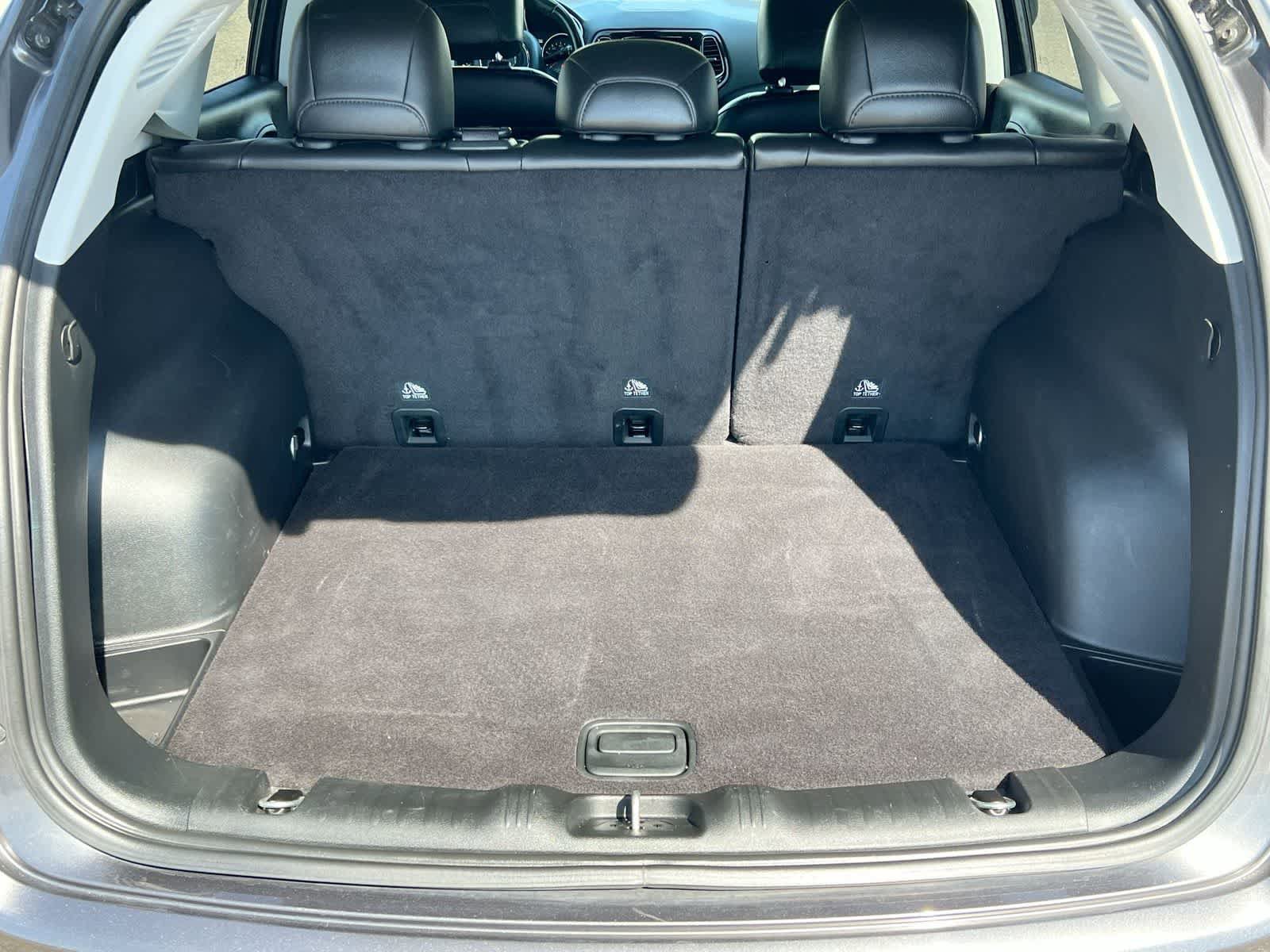 Used 2019 Jeep Compass Latitude FWD image 33