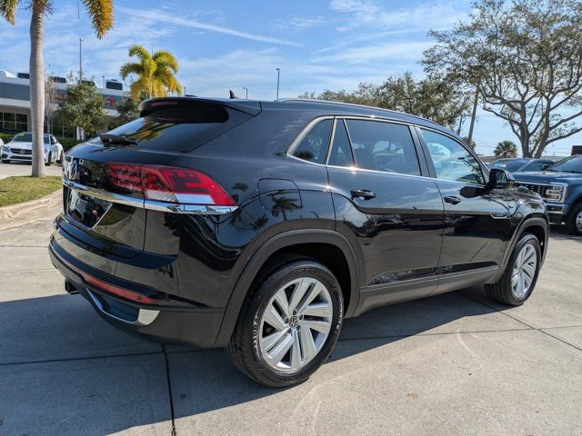 Used 2022 Volkswagen Atlas Cross Sport SE image 4