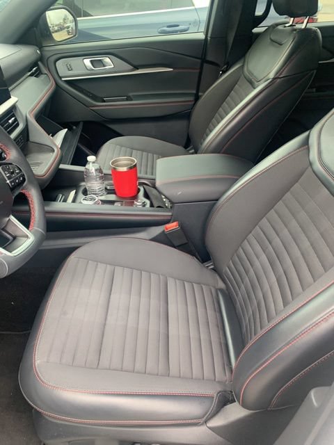 Certified 2025 Ford Explorer ST-Line w/ Premium Package RWD image 6