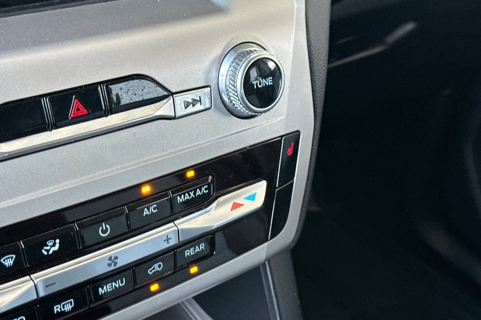 Certified 2022 Ford Explorer XLT w/ Equipment Group 202A image 31