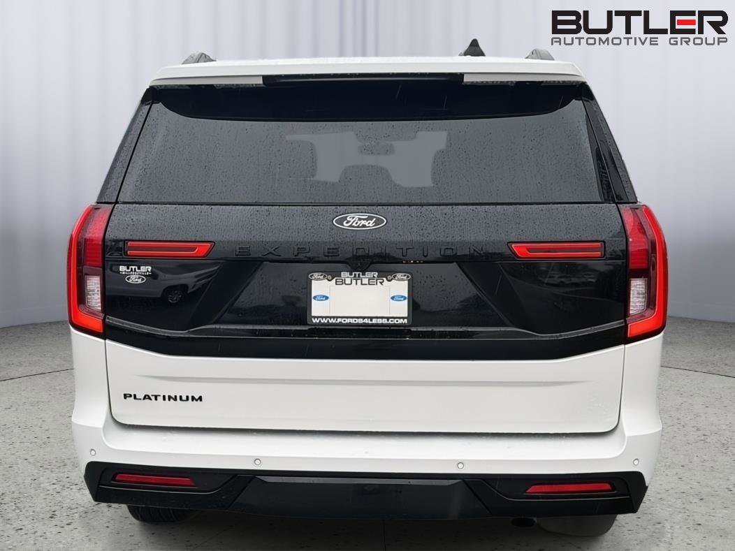 Certified 2025 Ford Expedition Platinum w/ Stealth Appearance Package AWD/4WD image 5