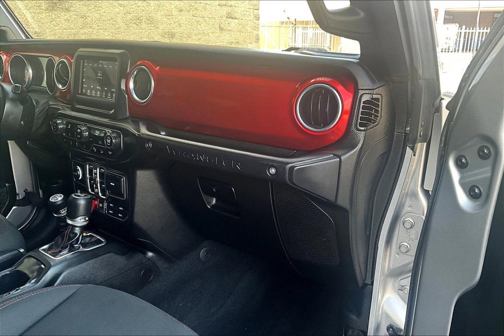 Used 2018 Jeep Wrangler Unlimited Rubicon AWD/4WD image 15
