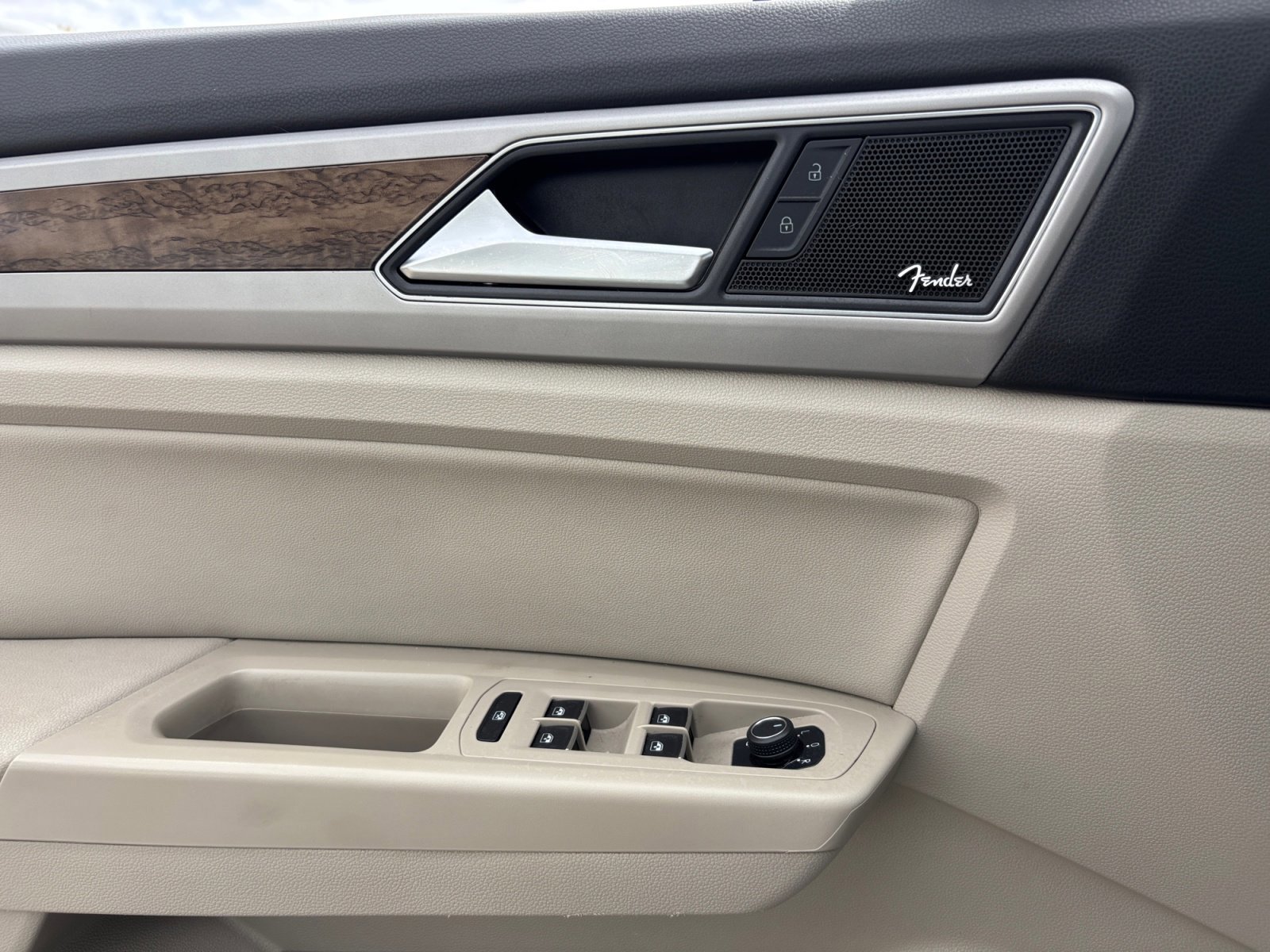 Used 2019 Volkswagen Atlas SEL Premium AWD/4WD image 16