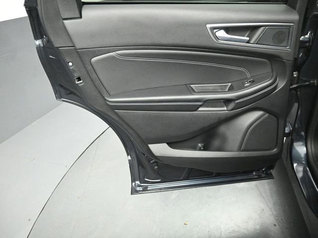 Certified 2024 Ford Edge Titanium image 39