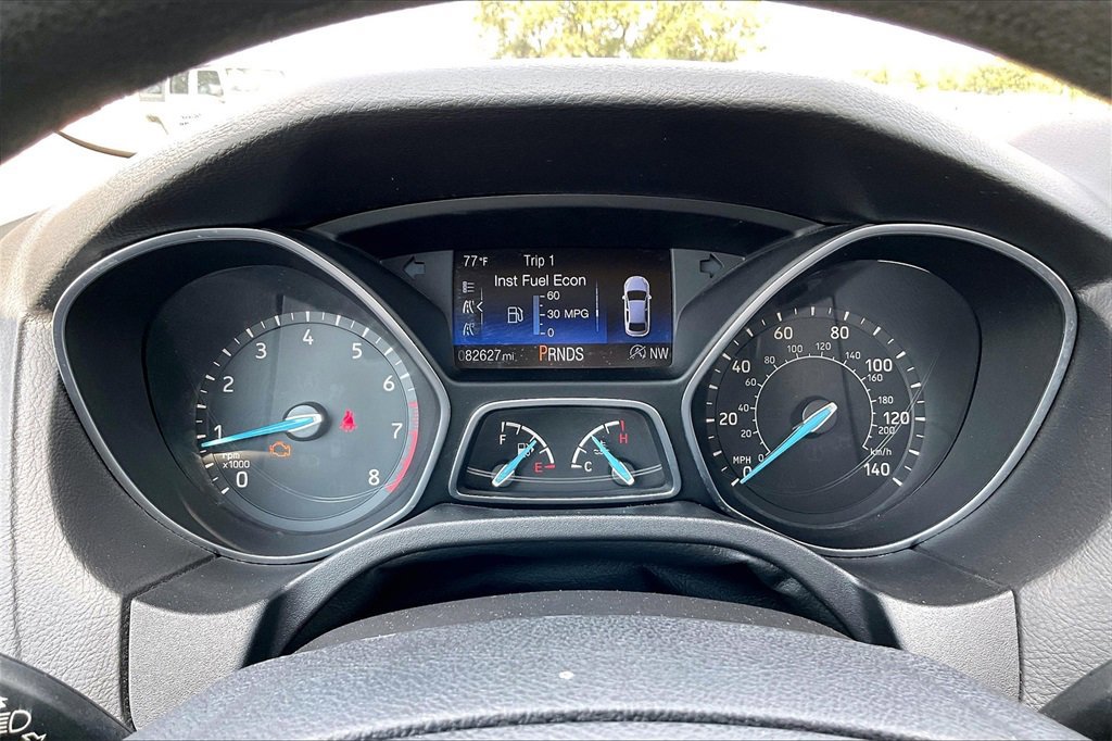 Certified 2018 Ford Focus SE w/ SE Appearance Package image 12