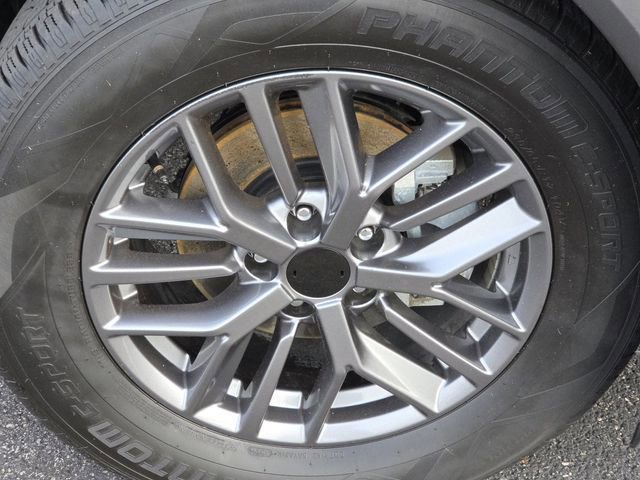 Used 2024 Nissan Rogue S image 25