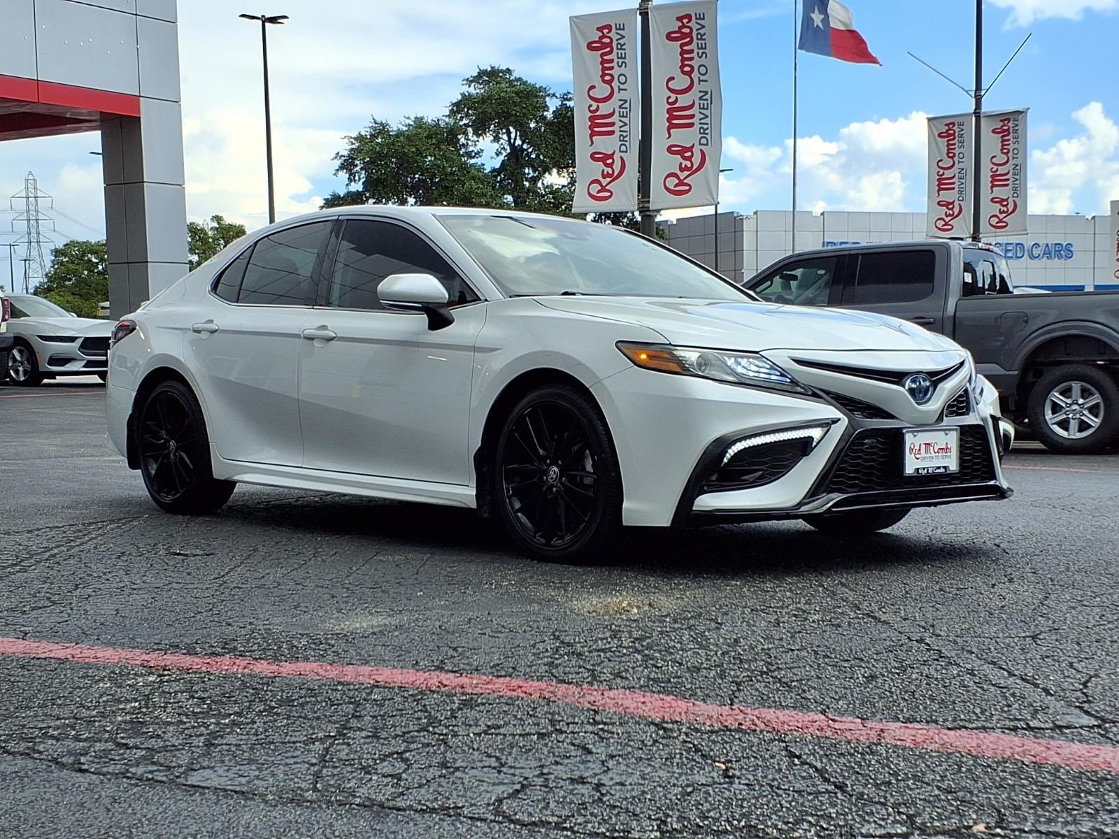 Used 2023 Toyota Camry XSE w/ Cold Weather Package FWD image 4