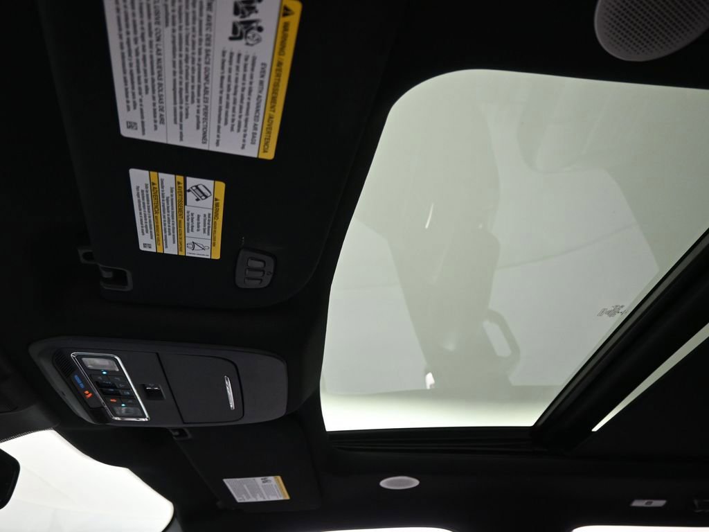 Certified 2022 Ford F150 Platinum w/ Equipment Group 701A High image 48