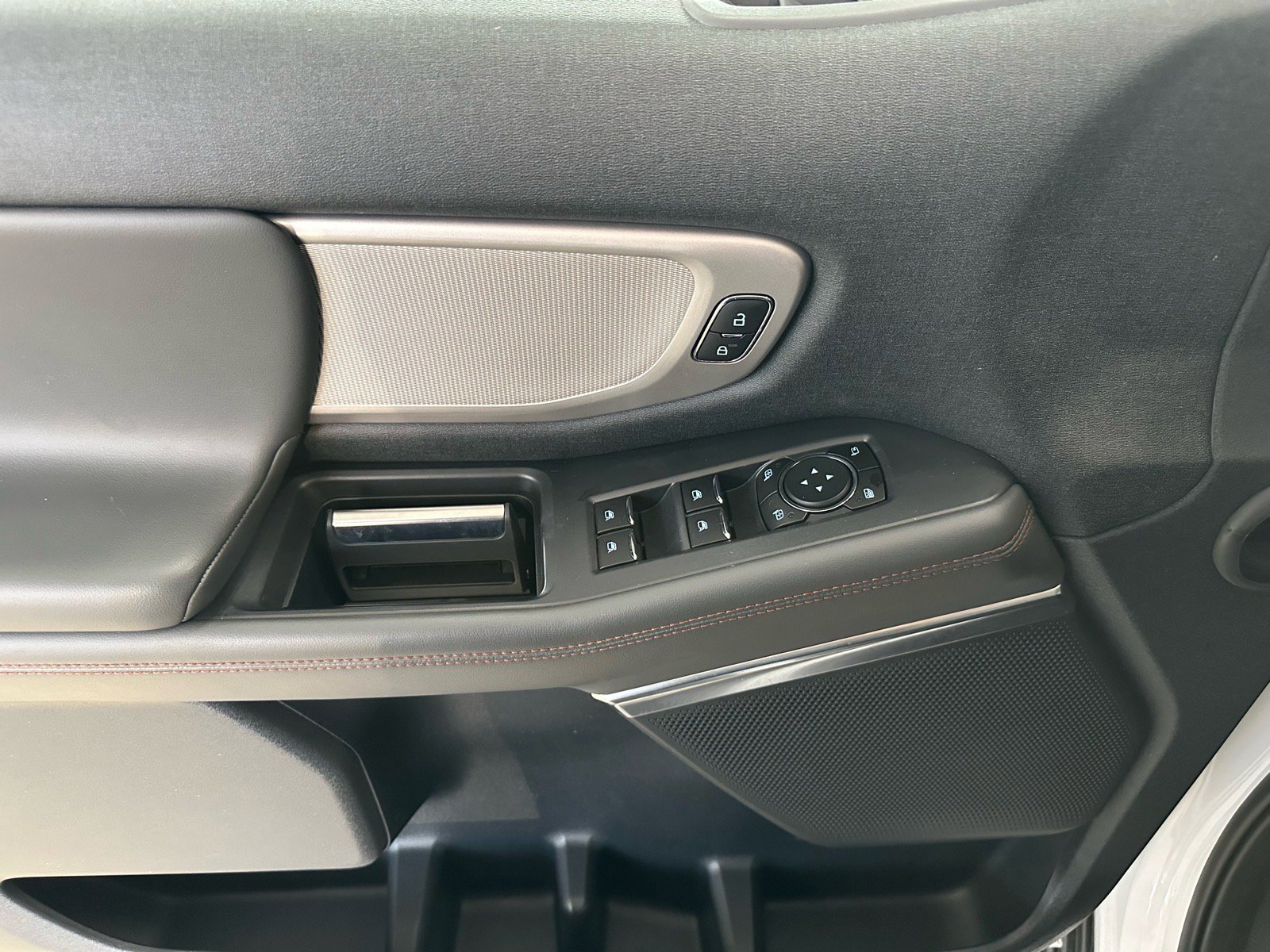 Certified 2025 Ford Expedition Active image 17