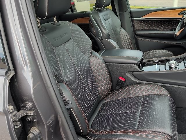 Used 2022 Jeep Grand Cherokee Summit AWD/4WD image 33