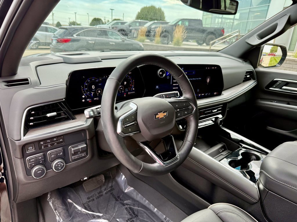 Used 2025 Chevrolet Suburban Premier w/ Sun And Tow Package image 8