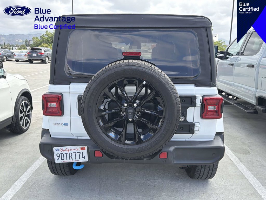 Used 2023 Jeep Wrangler Unlimited Sahara w/ Safety Group AWD/4WD image 14