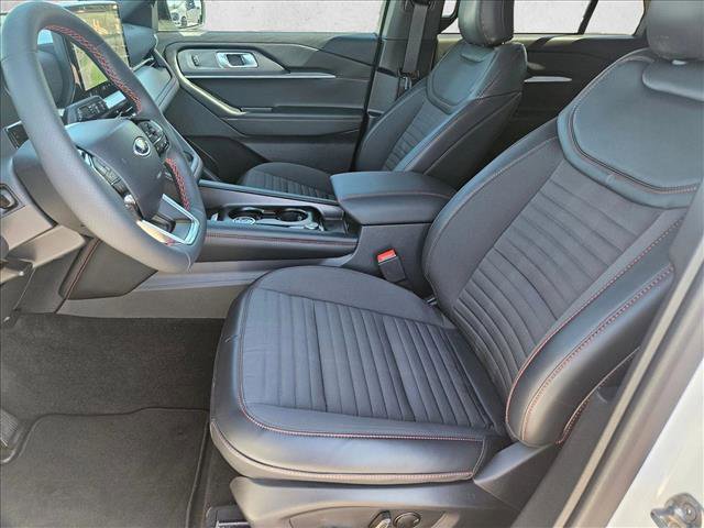 Certified 2025 Ford Explorer ST-Line w/ Premium Package RWD image 17
