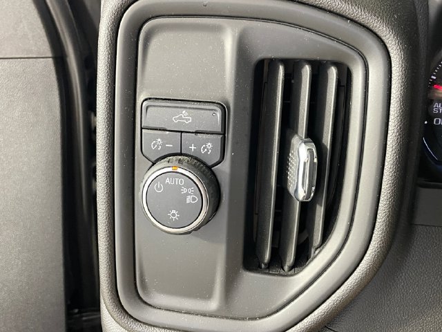 Used 2022 Chevrolet Silverado 1500 Custom RWD image 10
