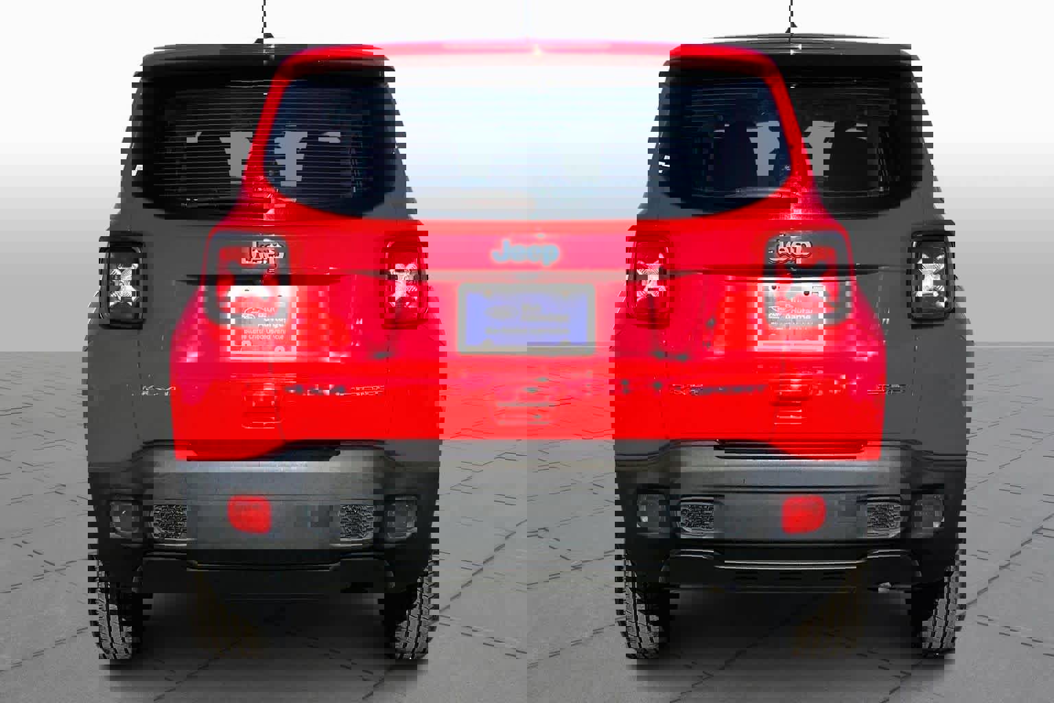 Used 2019 Jeep Renegade Sport image 2