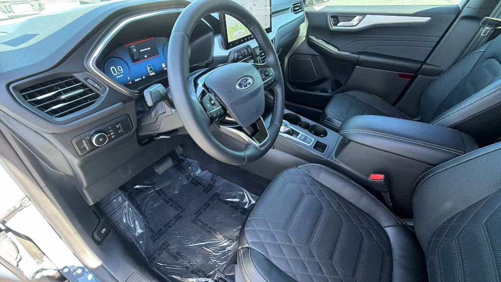 Certified 2024 Ford Escape Platinum w/ Premium Technology Package AWD/4WD image 10