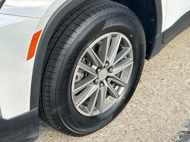 Used 2023 Chevrolet Traverse LT FWD image 11