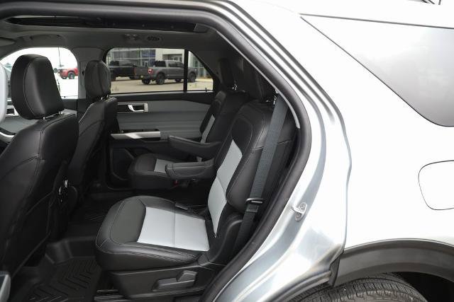 Certified 2022 Ford Explorer XLT w/ Equipment Group 202A image 27