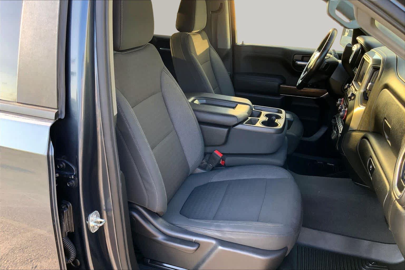 Used 2021 Chevrolet Silverado 1500 LT AWD/4WD image 9