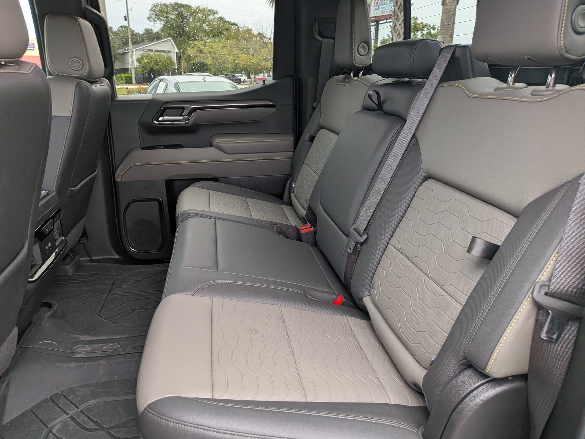 Used 2023 Chevrolet Silverado 1500 ZR2 w/ Technology Package AWD/4WD image 18