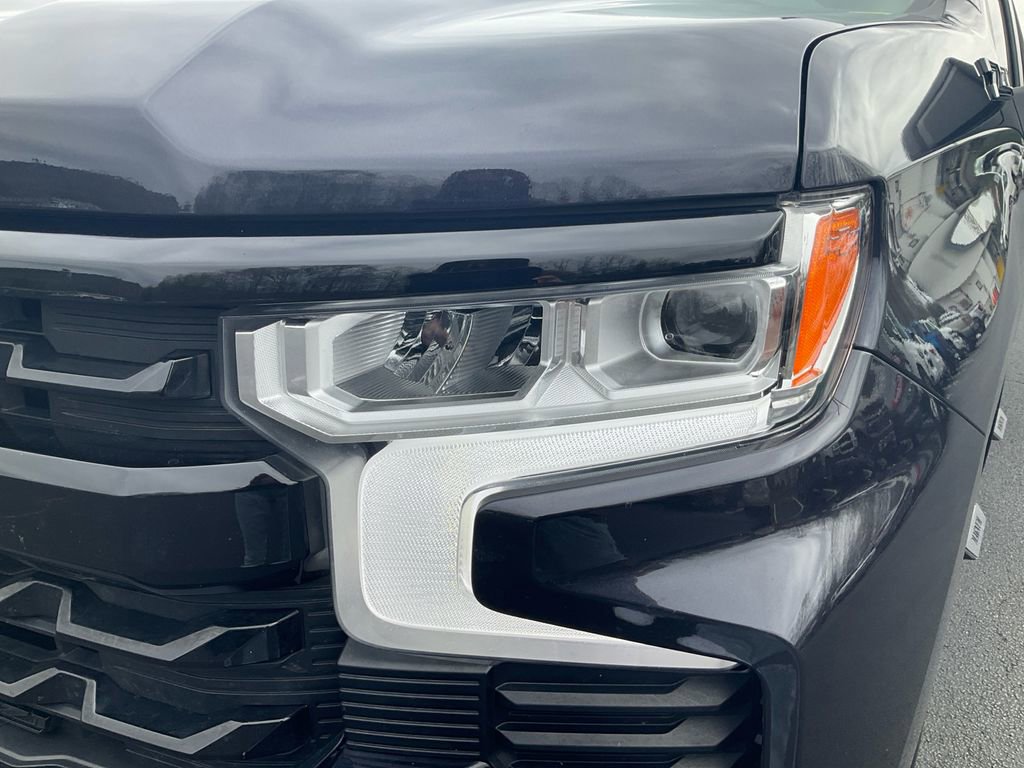 Used 2024 Chevrolet Silverado 1500 LT Trail Boss w/ Convenience Package II image 9