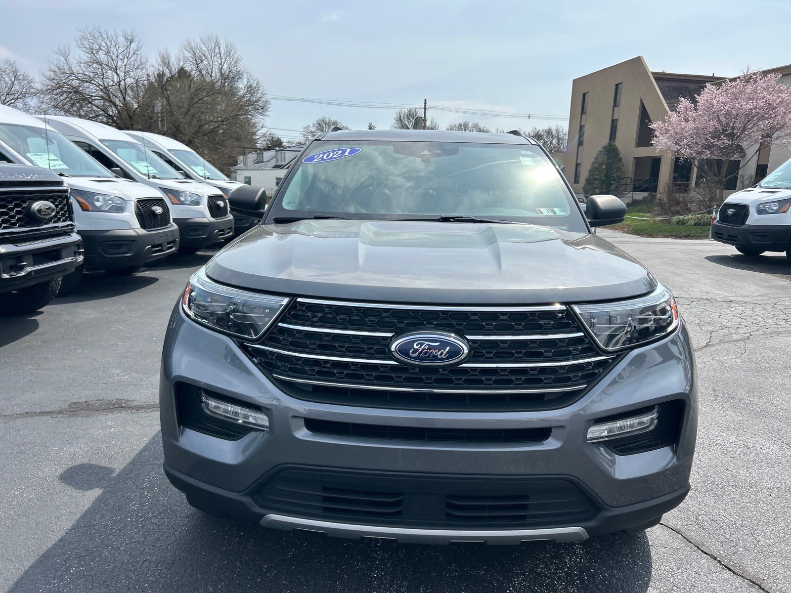 Certified 2021 Ford Explorer XLT w/ Equipment Group 202A AWD/4WD image 2