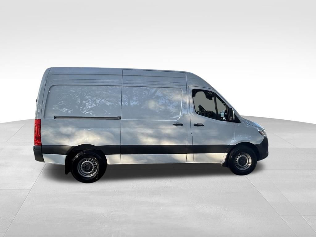 Used 2025 Mercedes-Benz Sprinter 2500 image 3