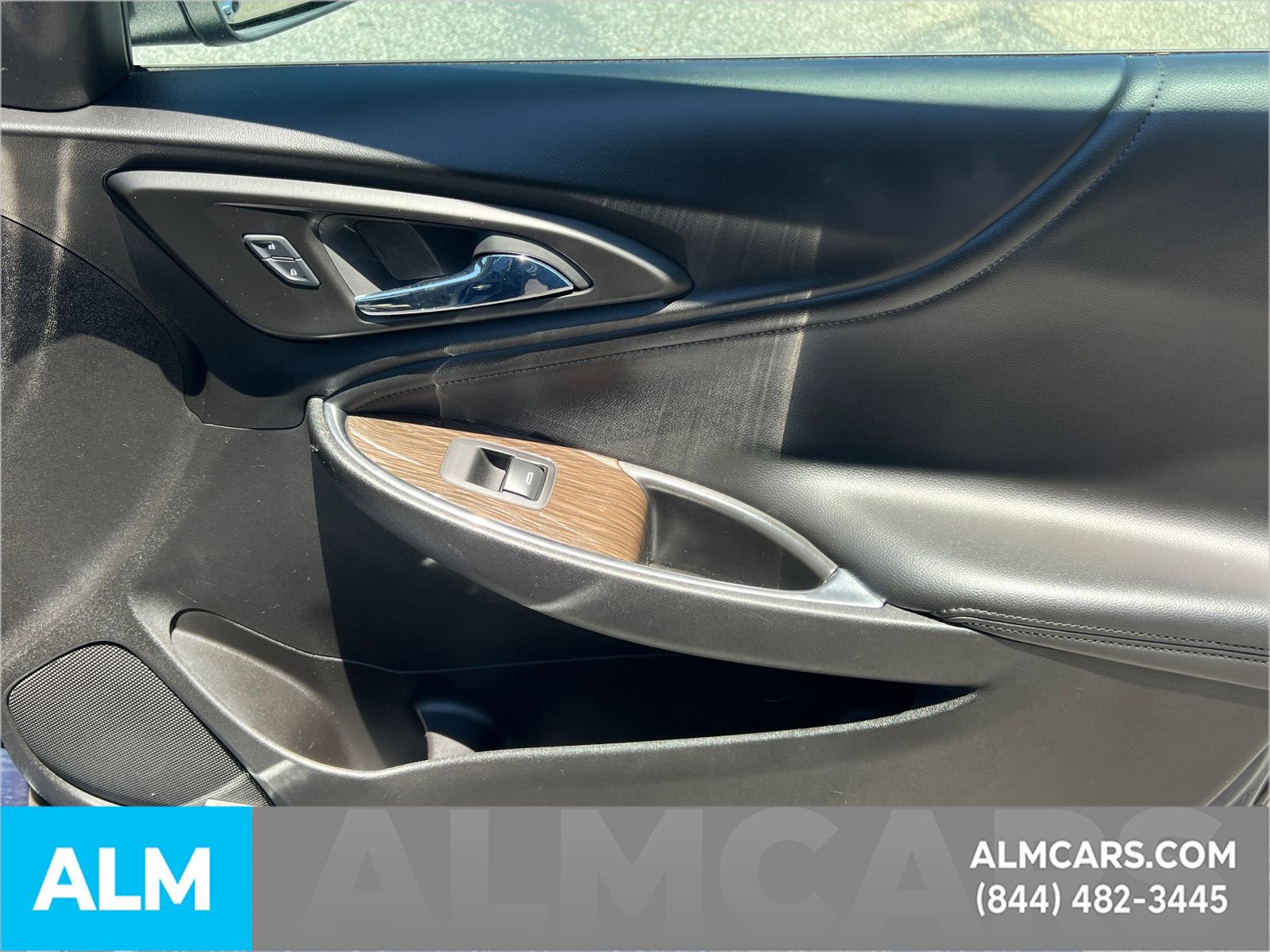 Used 2017 Chevrolet Malibu Premier w/ Premier Sun and Wheel Package FWD image 18