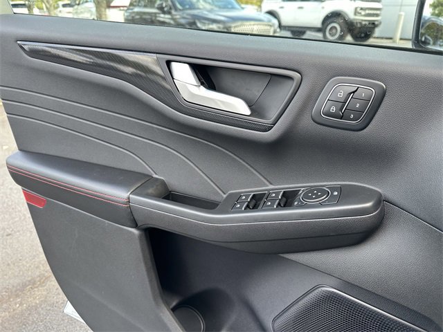 Certified 2024 Ford Escape ST-Line Elite image 32