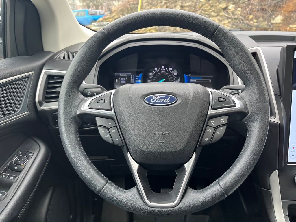 Certified 2024 Ford Edge SEL w/ Convenience Package AWD/4WD image 17
