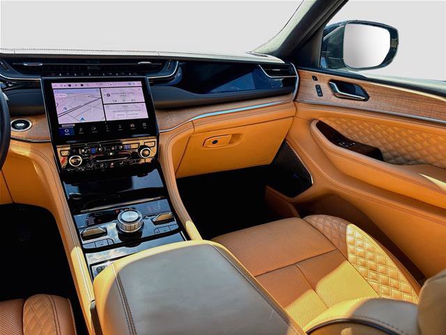 Used 2023 Jeep Grand Cherokee L Summit AWD/4WD image 26