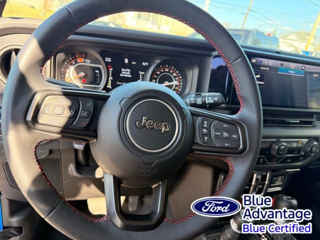 Used 2025 Jeep Wrangler Rubicon image 12