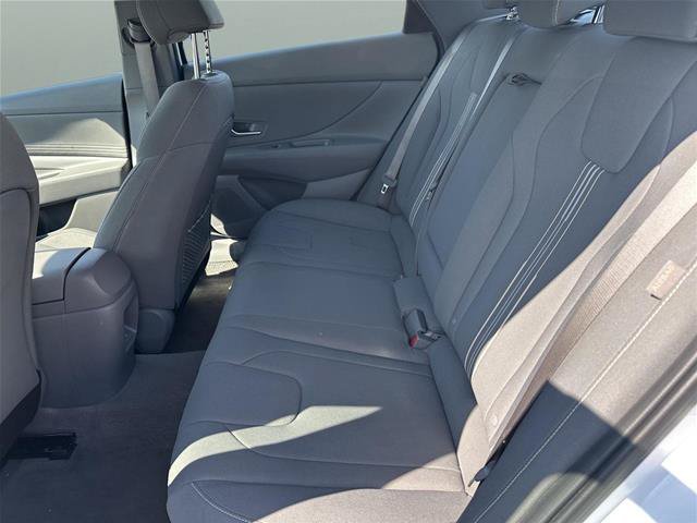 Used 2025 Hyundai Elantra SEL FWD image 28