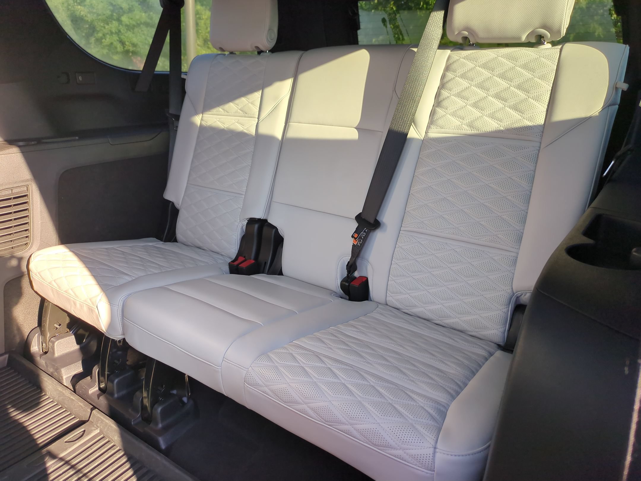 Used 2025 Cadillac Escalade ESV Sport Platinum w/ LPO, Floor Liner Package AWD/4WD image 33