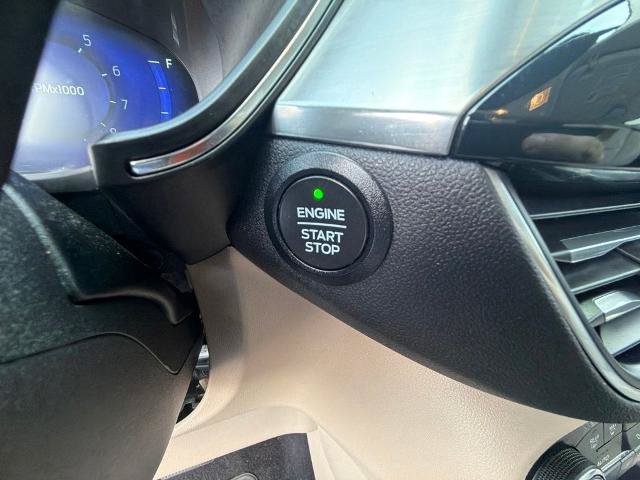Certified 2022 Ford Escape Titanium AWD/4WD image 29
