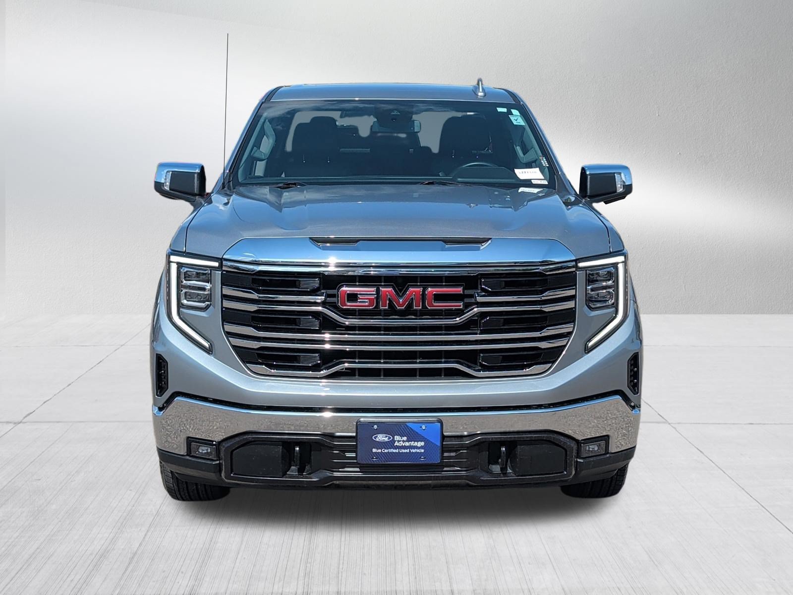 Used 2025 GMC Sierra 1500 SLT AWD/4WD image 2