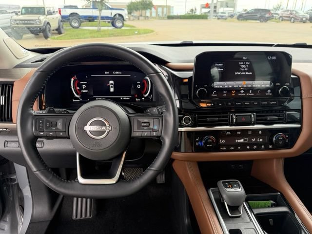 Used 2023 Nissan Pathfinder Platinum AWD/4WD image 14