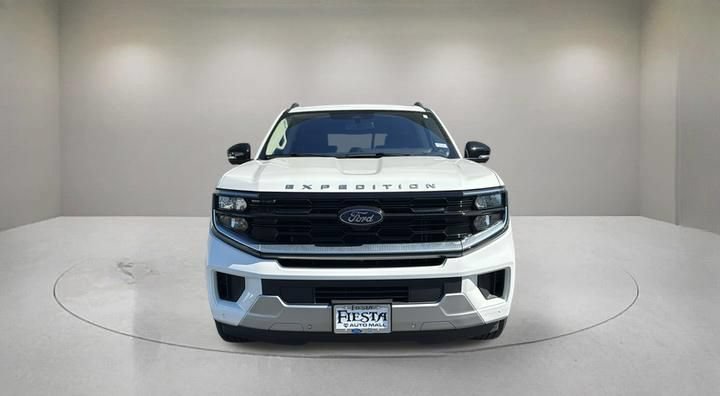 Certified 2025 Ford Expedition Platinum AWD/4WD image 2